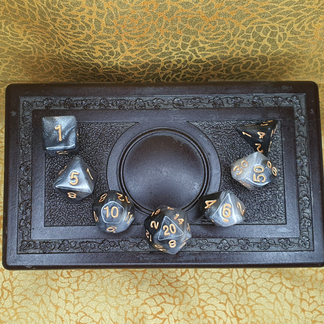 Infinite Fort - Dwarfhome D&D Acrylic Dice Set